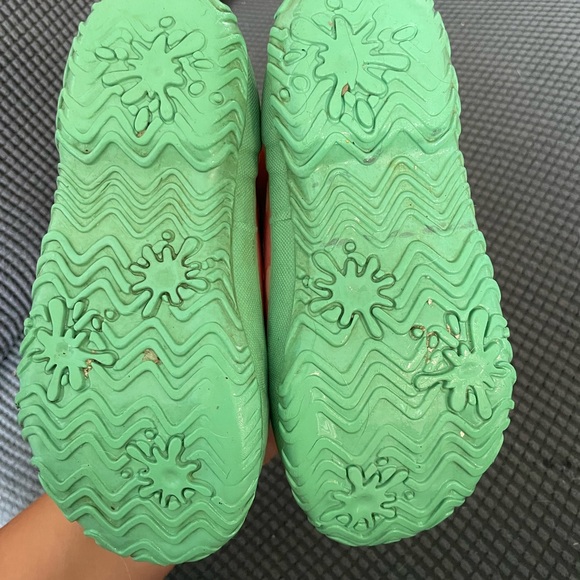 Kids waterproof bogs, size 1 - Picture 3 of 5